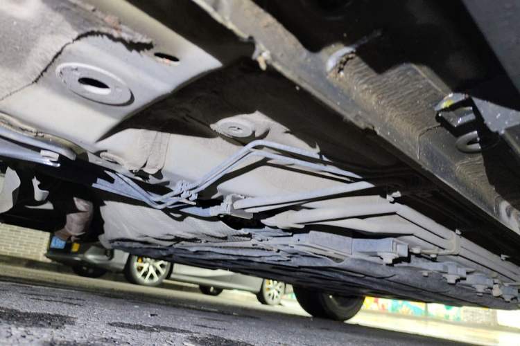 Used CHANGAN UNI-V iDD 2023 ZhiDian iDD 1.5T 113km ZhiKu Model Chassis Front Left