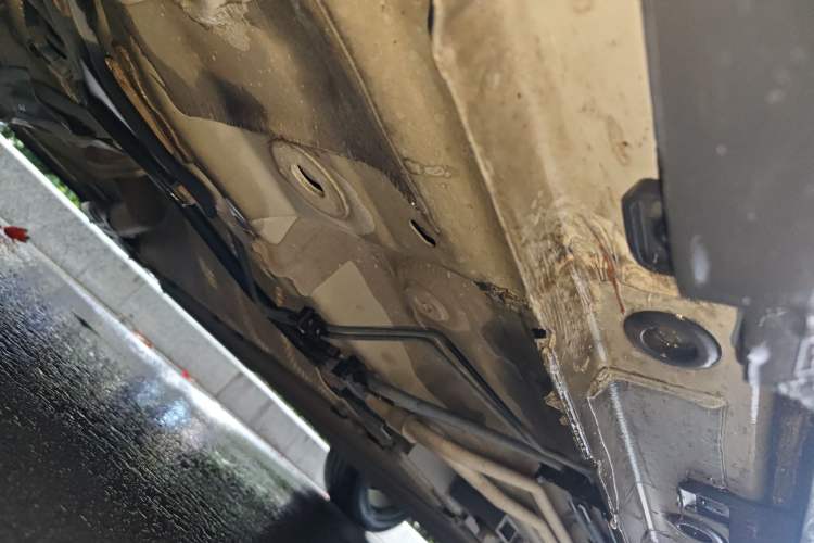 Used CHANGAN UNI-V iDD 2023 ZhiDian iDD 1.5T 113km ZhiKu Model Chassis Front Left