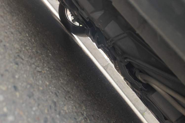 Used CHANGAN UNI-V iDD 2023 ZhiDian iDD 1.5T 113km ZhiKu Model Chassis Front Left