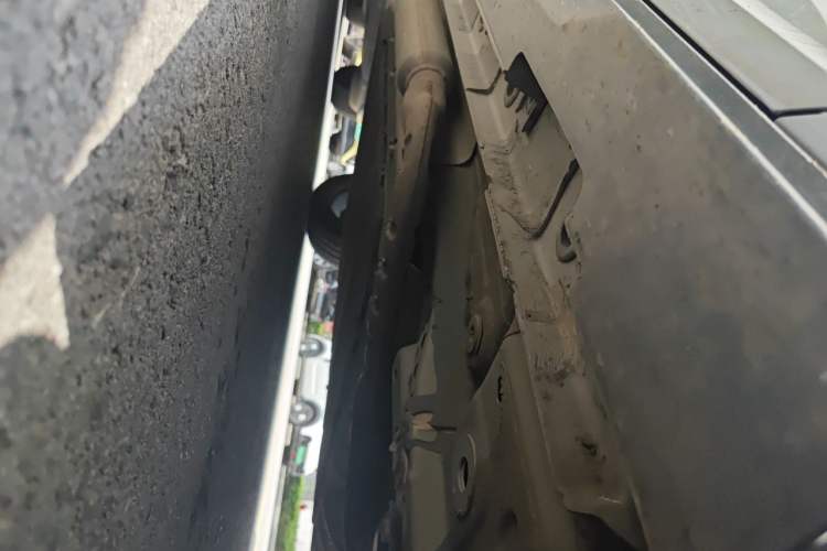 Used CHANGAN UNI-V iDD 2023 ZhiDian iDD 1.5T 113km ZhiKu Model Chassis Front Right