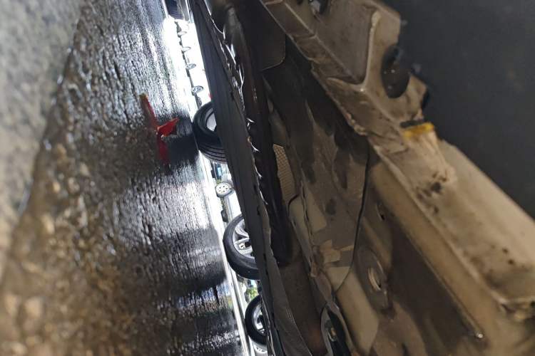 Used CHANGAN UNI-V iDD 2023 ZhiDian iDD 1.5T 113km ZhiKu Model Chassis Front Right