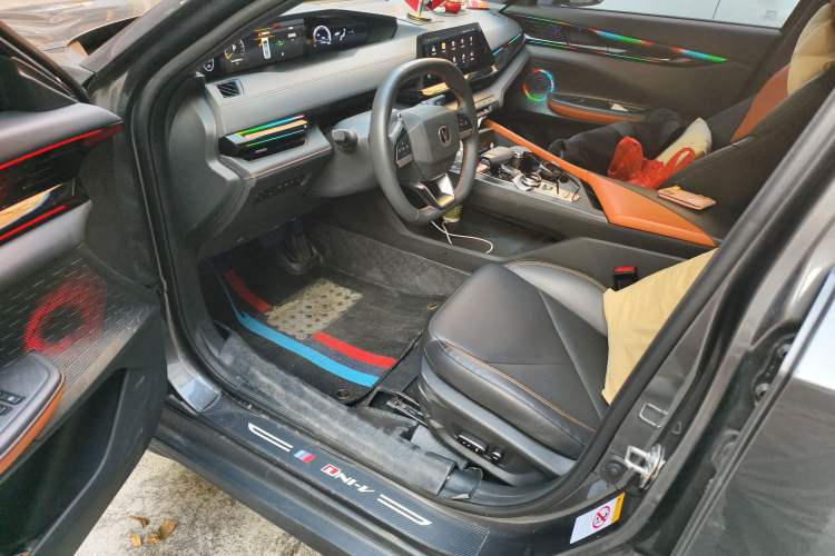 Used CHANGAN UNI-V iDD 2023 ZhiDian iDD 1.5T 113km ZhiKu Model Driver Seat