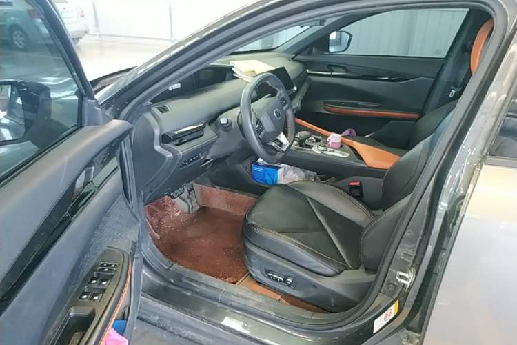 Used CHANGAN UNI-V iDD 2023 ZhiDian iDD 1.5T 113km ZhiKu Model Driver Seat