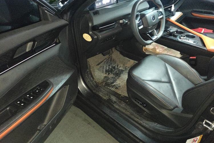 Used CHANGAN UNI-V iDD 2023 ZhiDian iDD 1.5T 113km ZhiKu Model Driver Seat