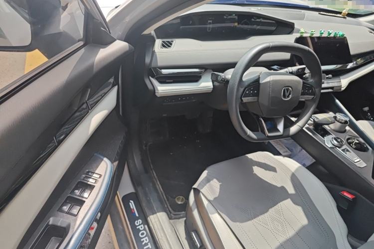 Used CHANGAN UNI-V iDD 2023 ZhiDian iDD 1.5T 113km ZhiKu Model Driver Seat