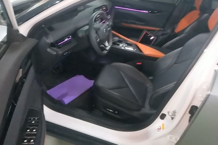 Used CHANGAN UNI-V iDD 2023 ZhiDian iDD 1.5T 113km ZhiKu Model Driver Seat
