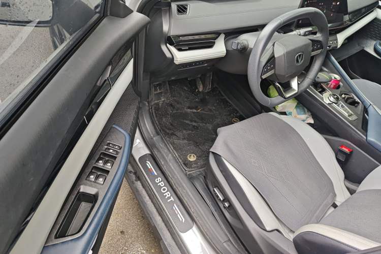 Used CHANGAN UNI-V iDD 2023 ZhiDian iDD 1.5T 113km ZhiKu Model Driver Seat
