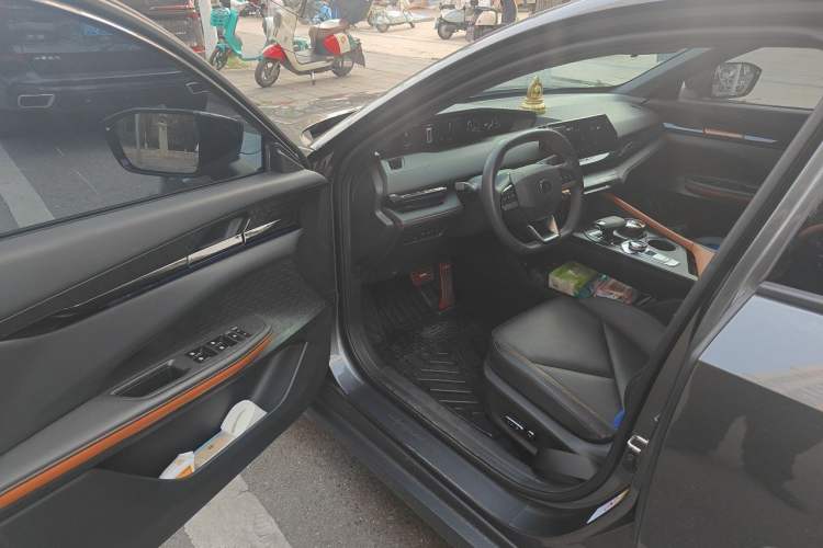 Used CHANGAN UNI-V iDD 2023 ZhiDian iDD 1.5T 113km ZhiKu Model Driver Seat