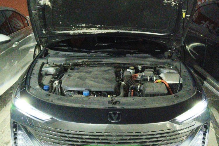 Used CHANGAN UNI-V iDD 2023 ZhiDian iDD 1.5T 113km ZhiKu Model Engine Bay