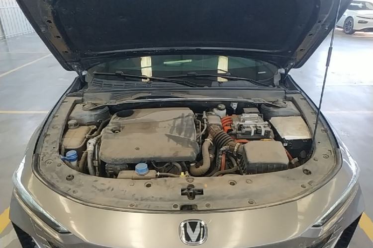 Used CHANGAN UNI-V iDD 2023 ZhiDian iDD 1.5T 113km ZhiKu Model Engine Bay