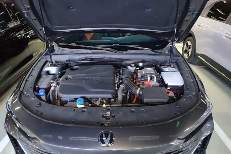 Used CHANGAN UNI-V iDD 2023 Zhidian iDD 1.5T 113km Smart & Fun Version (Rapid Edition) Engine Bay