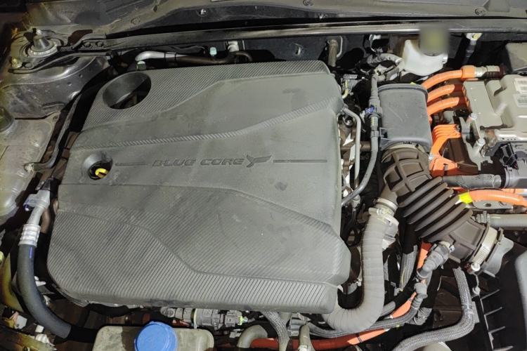 Used CHANGAN UNI-V iDD 2023 ZhiDian iDD 1.5T 113km ZhiKu Model Engine Bay