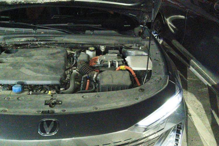Used CHANGAN UNI-V iDD 2023 ZhiDian iDD 1.5T 113km ZhiKu Model Engine Bay Left
