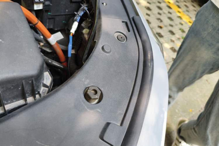 Used CHANGAN UNI-V iDD 2023 ZhiDian iDD 1.5T 113km ZhiKu Model Engine Bay Left