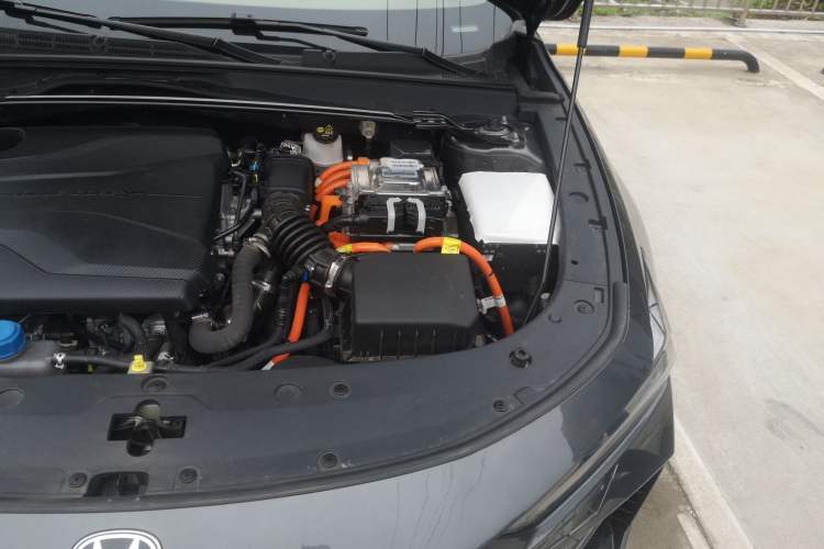Used CHANGAN UNI-V iDD 2023 Zhidian iDD 1.5T 113km Smart & Fun Version (Rapid Edition) Engine Bay Left