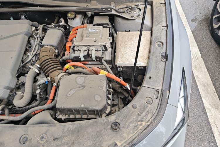 Used CHANGAN UNI-V iDD 2023 ZhiDian iDD 1.5T 113km ZhiKu Model Engine Bay Left