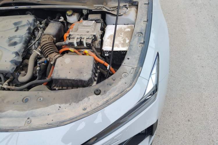 Used CHANGAN UNI-V iDD 2023 ZhiDian iDD 1.5T 113km ZhiKu Model Engine Bay Left