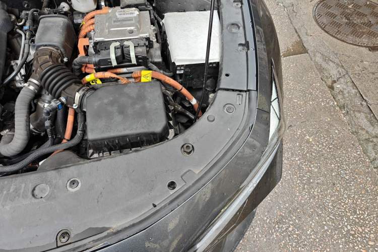 Used CHANGAN UNI-V iDD 2023 ZhiDian iDD 1.5T 113km Smart & Fun Version Engine Bay Left