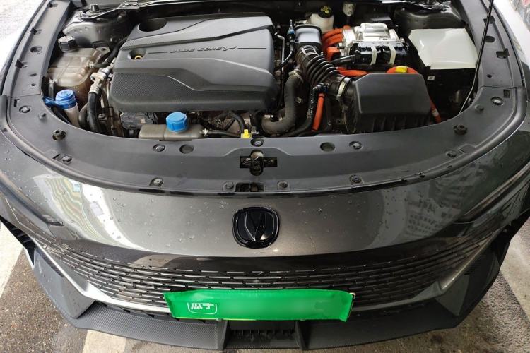 Used CHANGAN UNI-V iDD 2023 ZhiDian iDD 1.5T 113km ZhiKu Model Engine Bay
