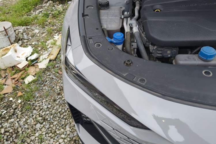 Used CHANGAN UNI-V iDD 2023 ZhiDian iDD 1.5T 113km Smart & Fun Version Engine Bay Right