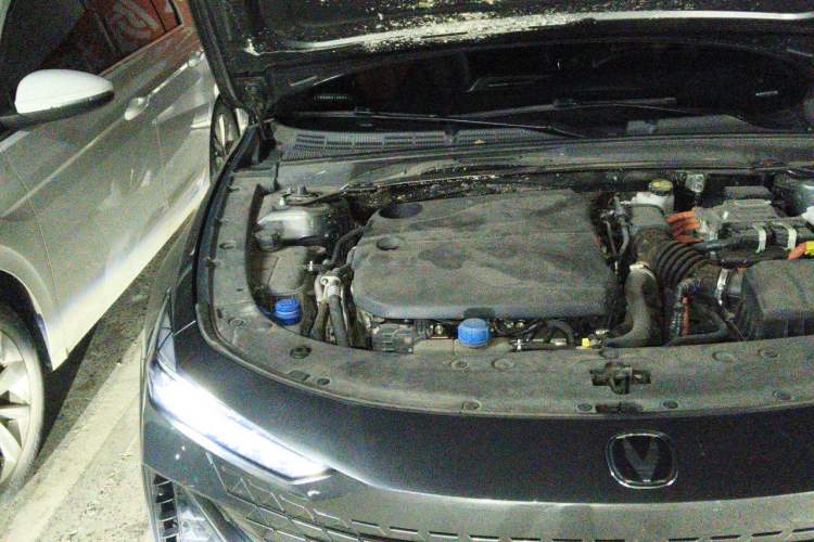 Used CHANGAN UNI-V iDD 2023 ZhiDian iDD 1.5T 113km ZhiKu Model Engine Bay Right