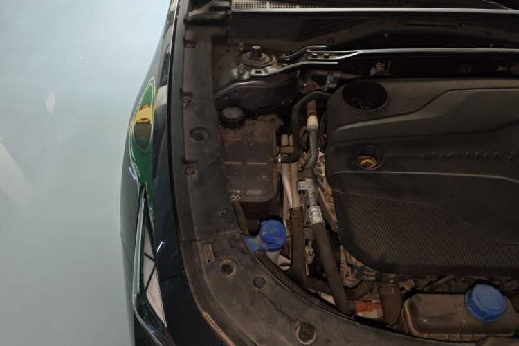 Used CHANGAN UNI-V iDD 2023 ZhiDian iDD 1.5T 113km Smart & Fun Version Engine Bay Right