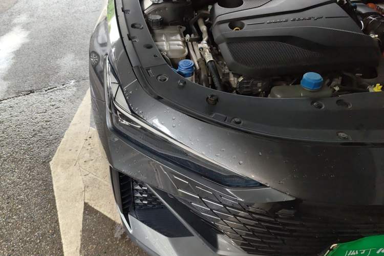 Used CHANGAN UNI-V iDD 2023 ZhiDian iDD 1.5T 113km ZhiKu Model Engine Bay Right