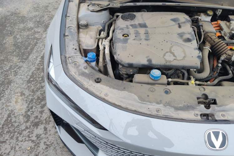 Used CHANGAN UNI-V iDD 2023 ZhiDian iDD 1.5T 113km ZhiKu Model Engine Bay Right