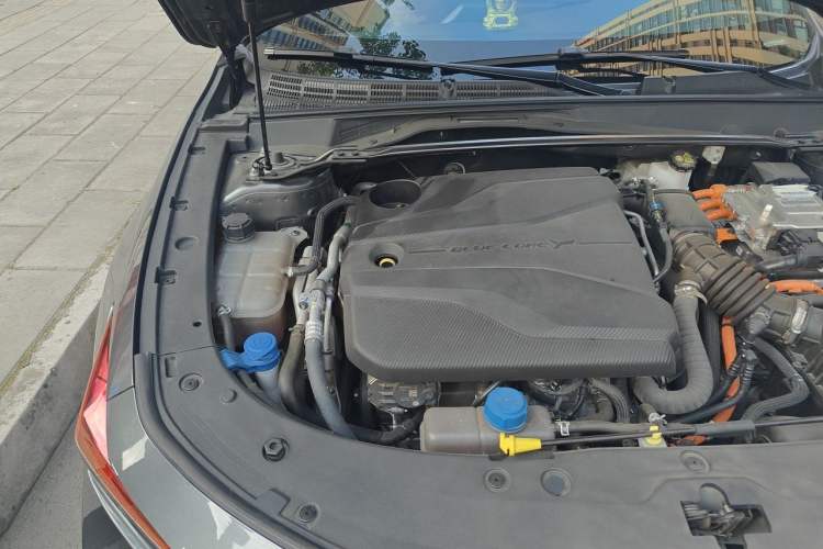 Used CHANGAN UNI-V iDD 2023 ZhiDian iDD 1.5T 113km ZhiKu Model Engine Bay Right