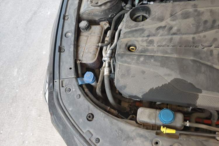 Used CHANGAN UNI-V iDD 2023 ZhiDian iDD 1.5T 113km Smart & Fun Version Engine Bay Right
