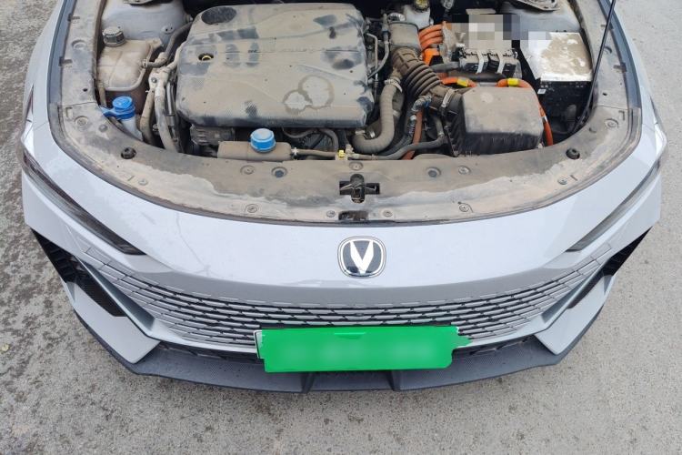 Used CHANGAN UNI-V iDD 2023 ZhiDian iDD 1.5T 113km ZhiKu Model Engine Bay