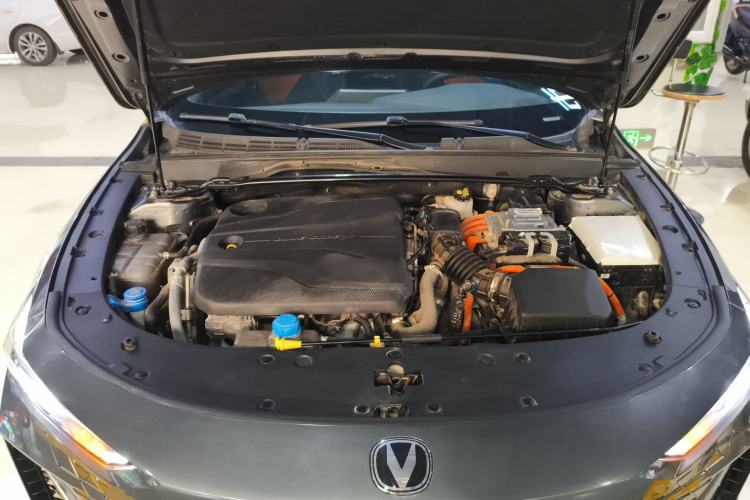 Used CHANGAN UNI-V iDD 2023 ZhiDian iDD 1.5T 113km ZhiKu Model Engine Bay