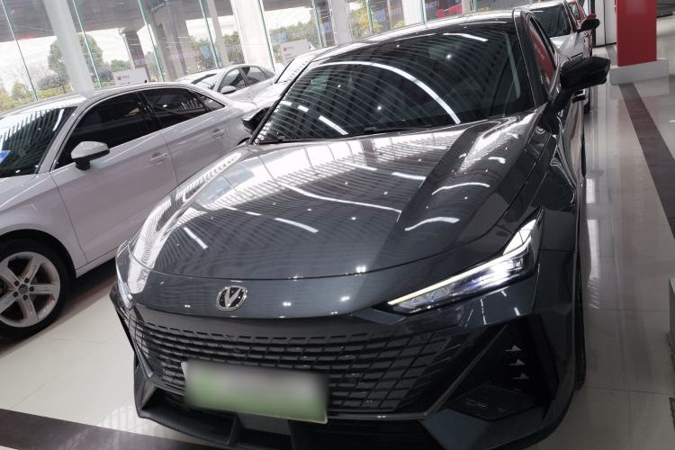 Used CHANGAN UNI-V iDD 2023 ZhiDian iDD 1.5T 113km ZhiKu Model Exterior 1