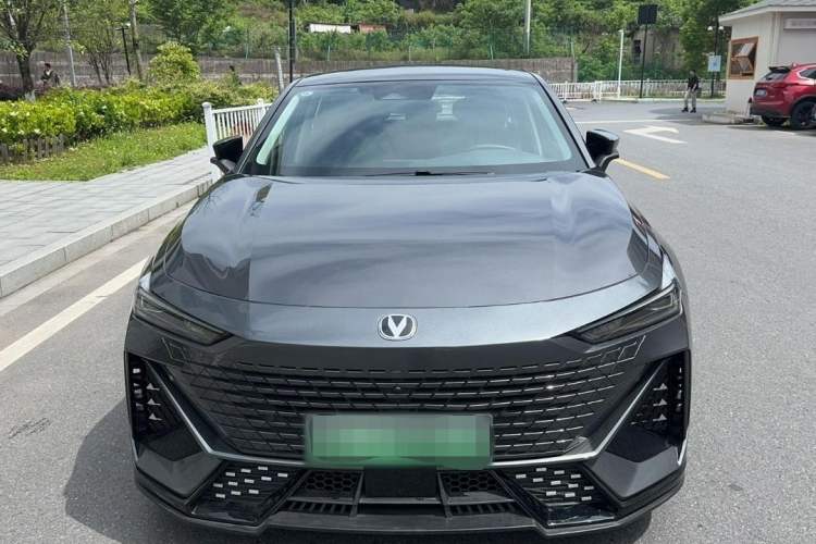 Used CHANGAN UNI-V iDD 2023 ZhiDian iDD 1.5T 113km ZhiKu Model Exterior 1