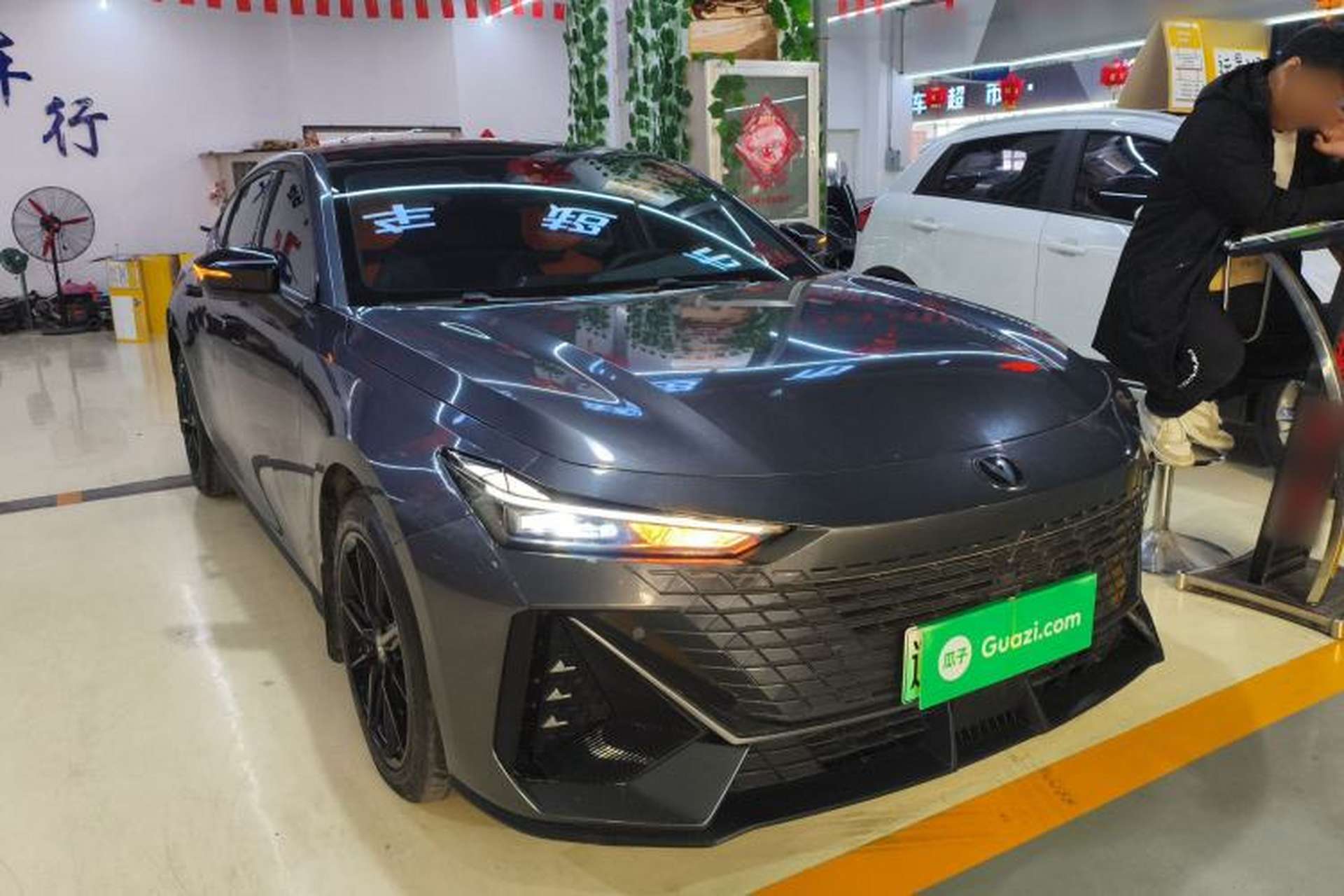 Used CHANGAN UNI-V iDD 2023 ZhiDian iDD 1.5T 113km ZhiKu Model Exterior 1