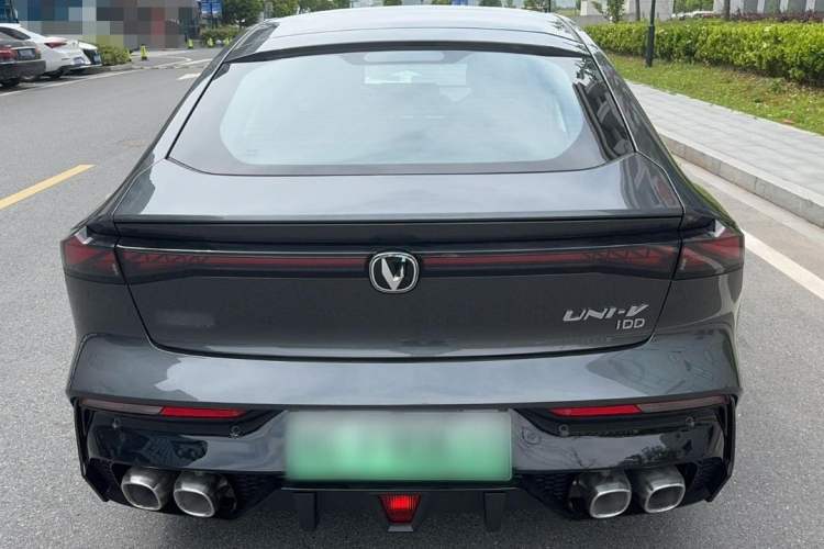 Used CHANGAN UNI-V iDD 2023 ZhiDian iDD 1.5T 113km ZhiKu Model Exterior 4