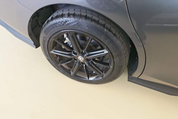 Used CHANGAN UNI-V iDD 2023 ZhiDian iDD 1.5T 113km Smart & Fun Version Exterior 5