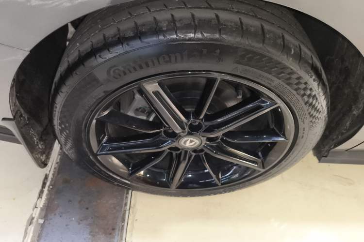 Used CHANGAN UNI-V iDD 2023 ZhiDian iDD 1.5T 113km ZhiKu Model Exterior 5