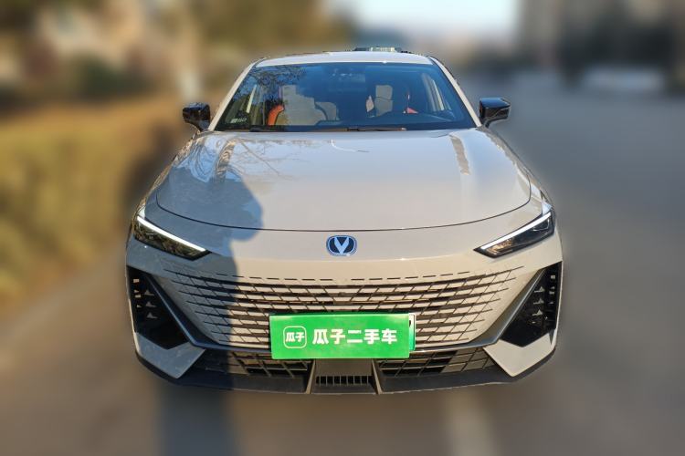 Used CHANGAN UNI-V iDD 2023 ZhiDian iDD 1.5T 113km Smart & Fun Version Front