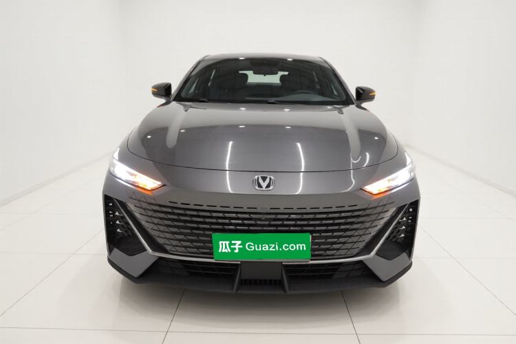 Used CHANGAN UNI-V iDD 2023 ZhiDian iDD 1.5T 113km Smart & Fun Version Front