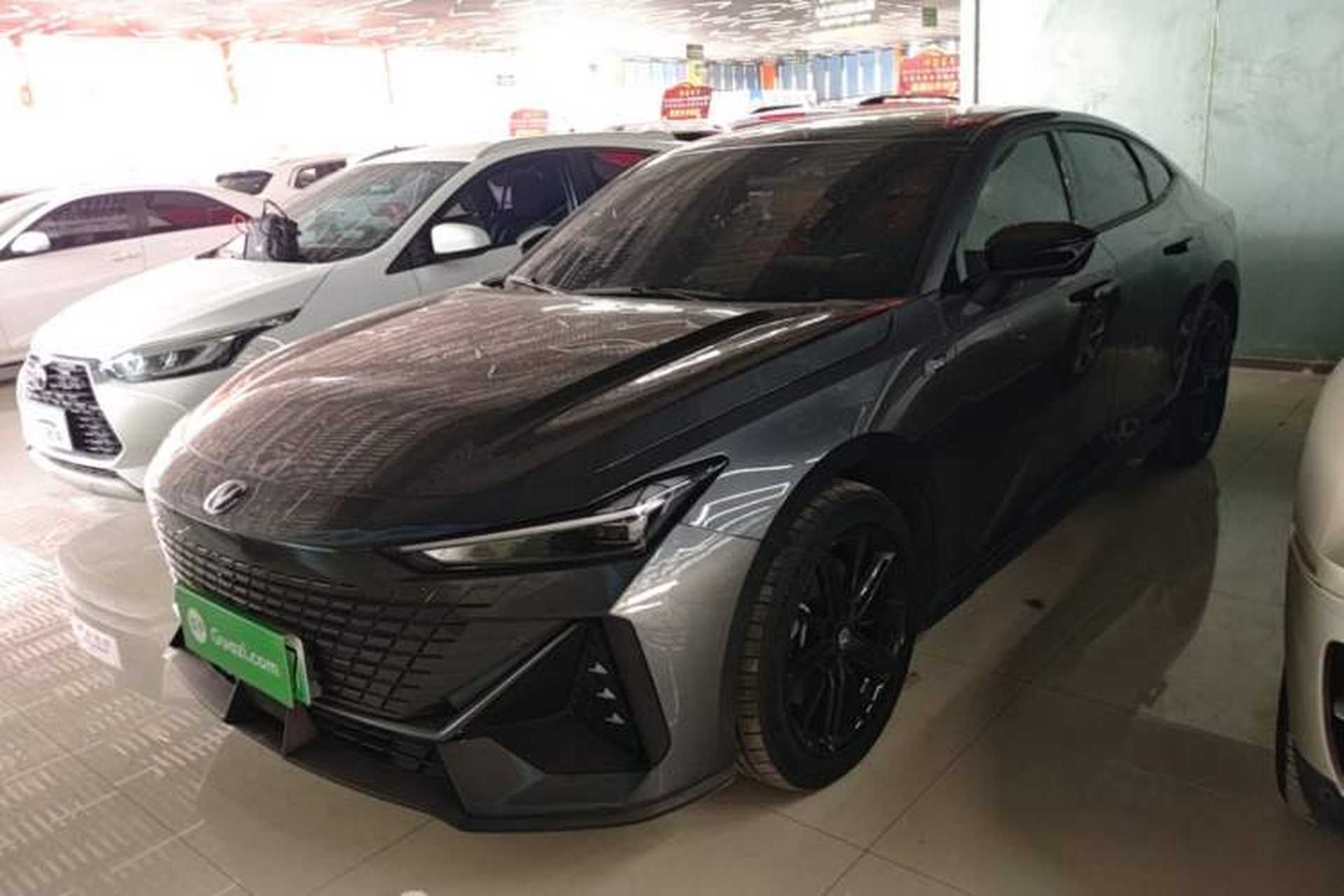 Used CHANGAN UNI-V iDD 2023 ZhiDian iDD 1.5T 113km Smart & Fun Version Front Left 45 Deg