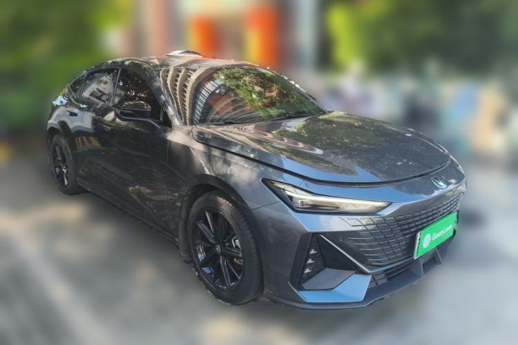 Used CHANGAN UNI-V iDD 2023 Zhidian iDD 1.5T 113km Smart & Fun Version (Rapid Edition) Front Right 45 Deg