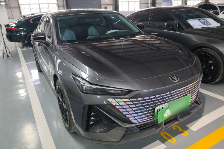Used CHANGAN UNI-V iDD 2023 Zhidian iDD 1.5T 113km Smart & Fun Version (Rapid Edition) Front Right 45 Deg