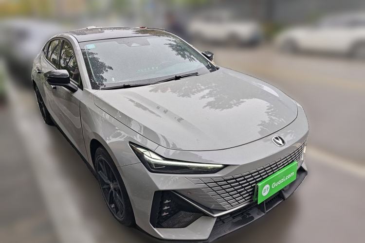 Used CHANGAN UNI-V iDD 2023 ZhiDian iDD 1.5T 113km ZhiKu Model Front Right 45 Deg