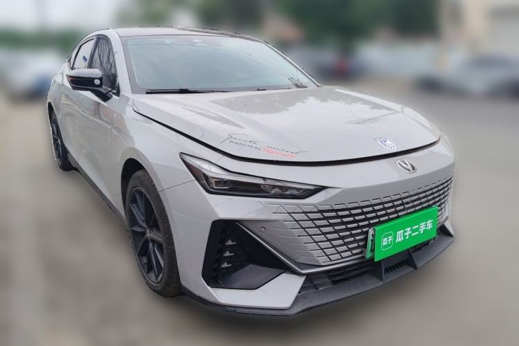 Used CHANGAN UNI-V iDD 2023 ZhiDian iDD 1.5T 113km ZhiKu Model Front Right 45 Deg