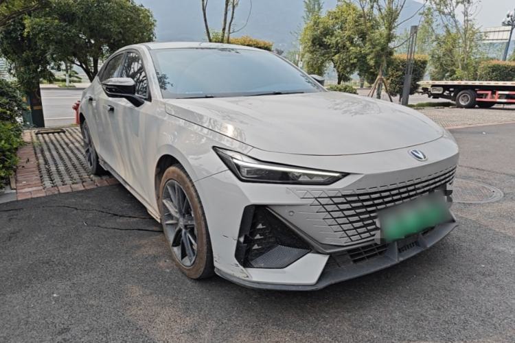 Used CHANGAN UNI-V iDD 2023 ZhiDian iDD 1.5T 113km Smart & Fun Version Front Right 45 Deg