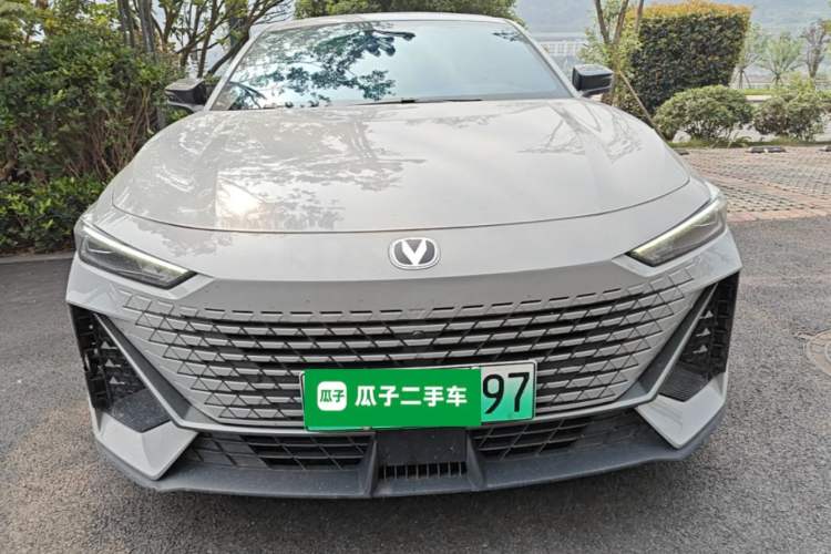 Used CHANGAN UNI-V iDD 2023 ZhiDian iDD 1.5T 113km Smart & Fun Version Front