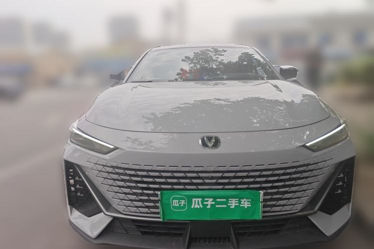 Used CHANGAN UNI-V iDD 2023 ZhiDian iDD 1.5T 113km Smart & Fun Version Front