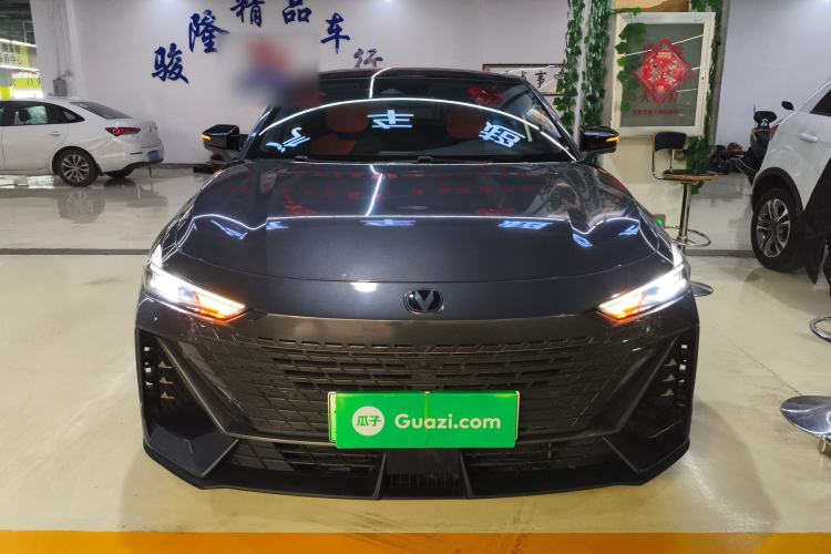 Used CHANGAN UNI-V iDD 2023 ZhiDian iDD 1.5T 113km ZhiKu Model Front