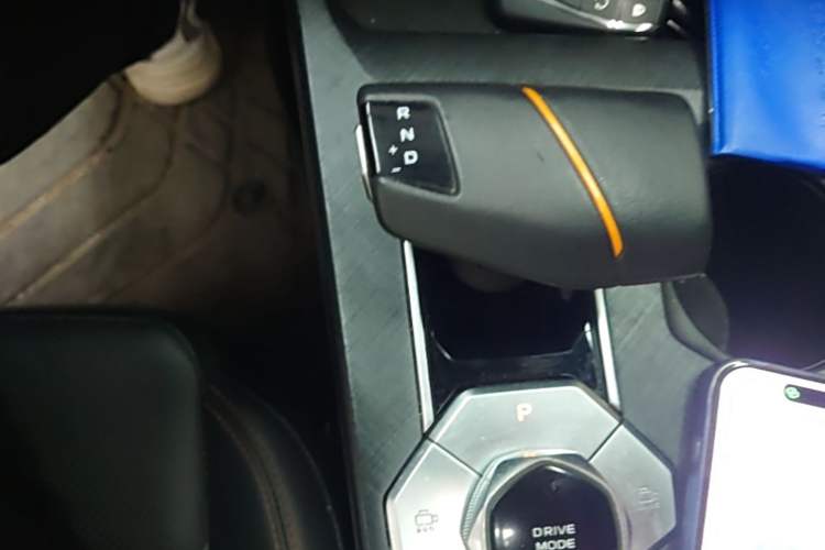 Used CHANGAN UNI-V iDD 2023 ZhiDian iDD 1.5T 113km Smart & Fun Version Gear Lever